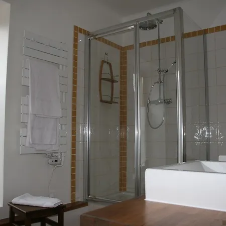 Au Relais De *