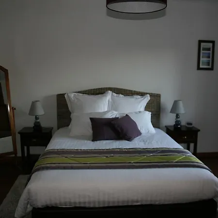 Au Relais De Chaussy (Ile de France)