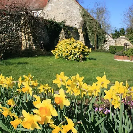 Au Relais De Chaussy (Ile de France)